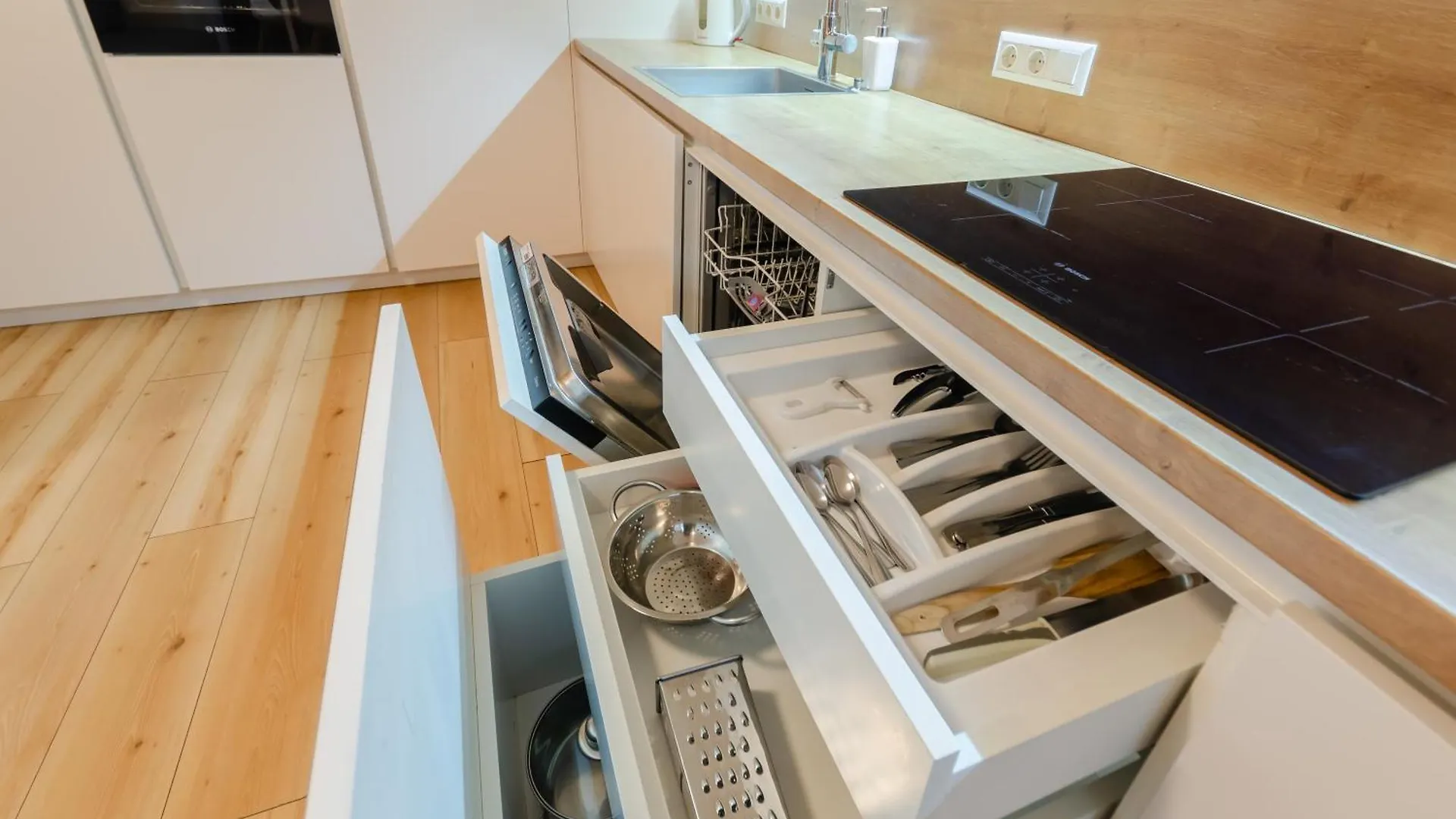 Petrovdom 129-179-191-131 In Rc Nivki Park Space Meets Comfort Kiev Apartamento