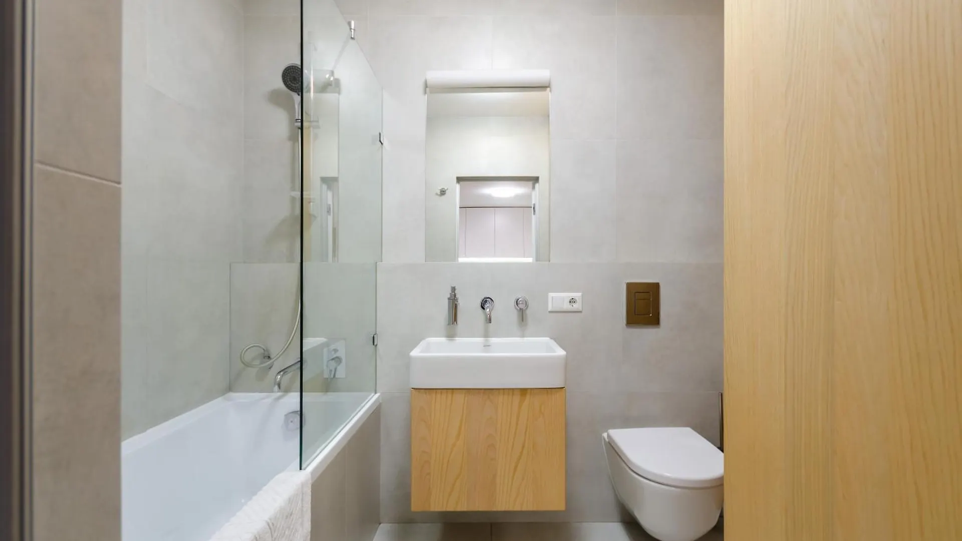 Apartamento Petrovdom 129-179-191-131 In Rc Nivki Park Space Meets Comfort Kiev