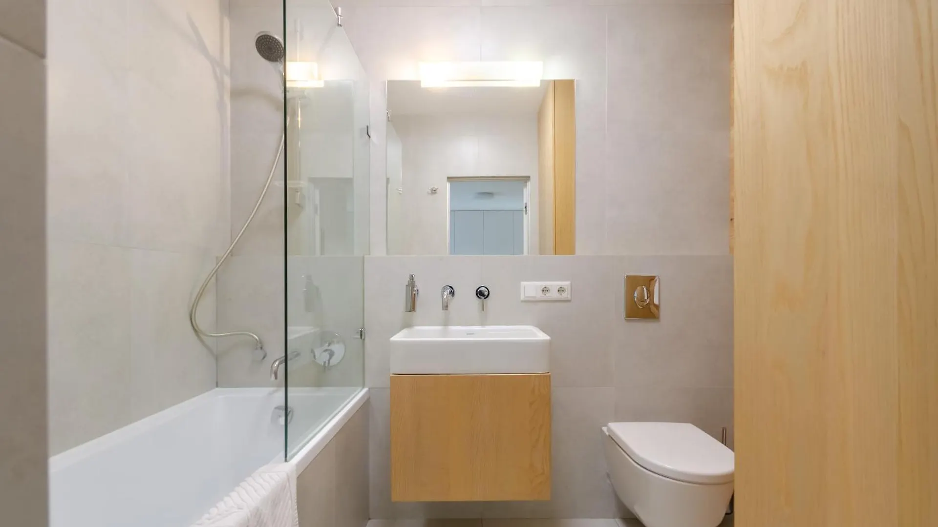 Apartamento Petrovdom 129-179-191-131 In Rc Nivki Park Space Meets Comfort Kiev