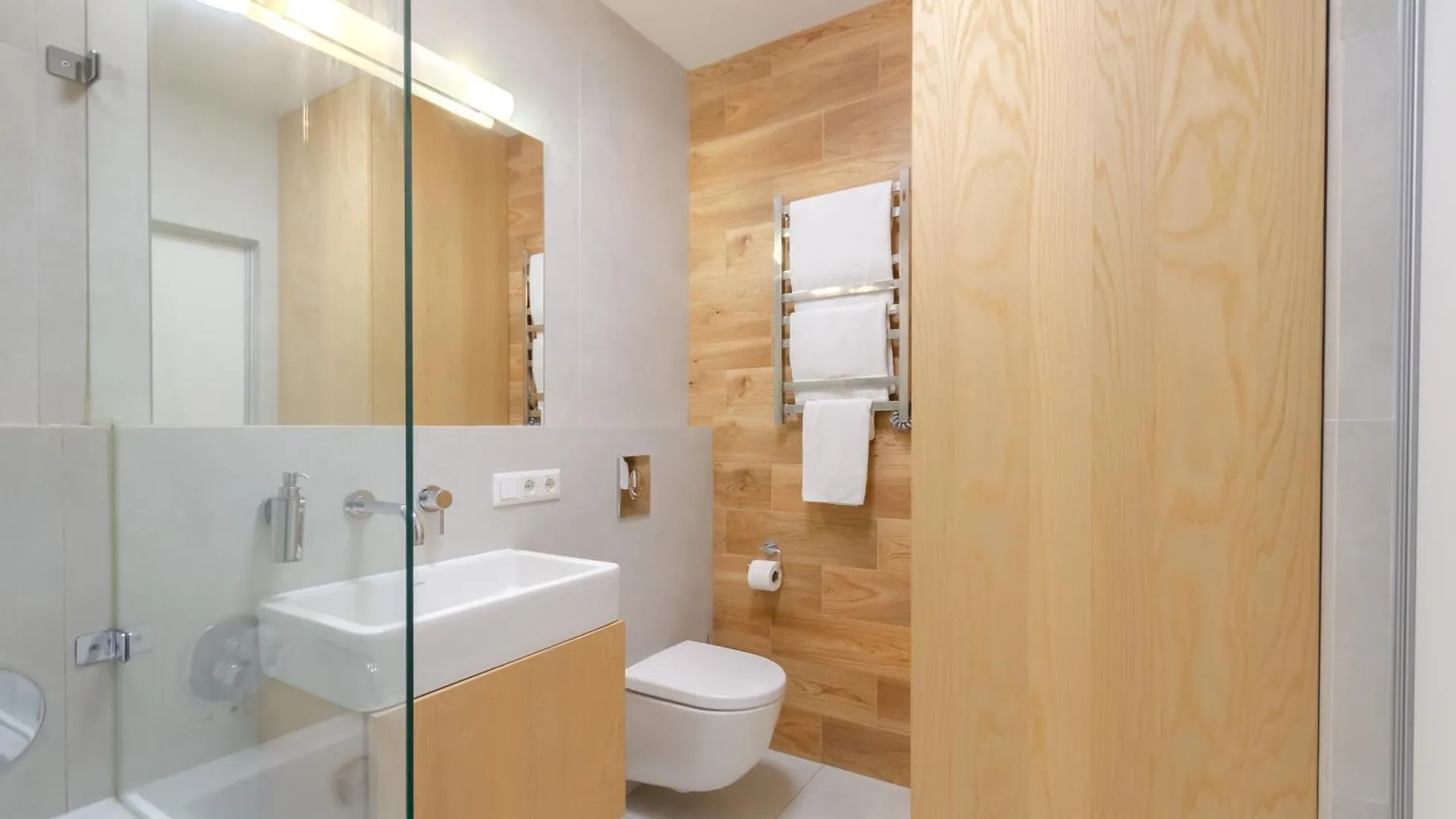Petrovdom 129-179-191-131 In Rc Nivki Park Space Meets Comfort Kiev Apartamento