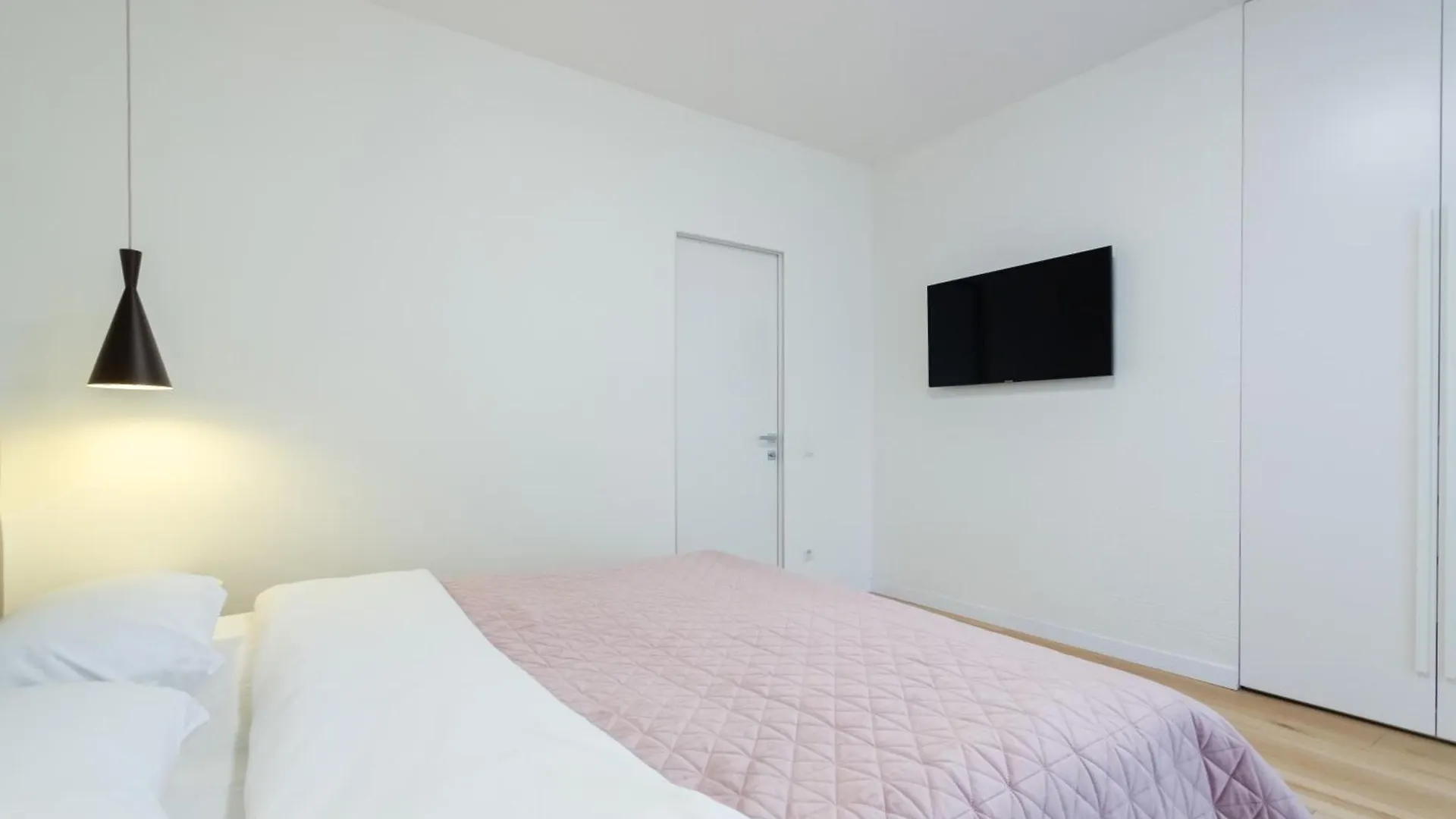 Petrovdom 129-179-191-131 In Rc Nivki Park Space Meets Comfort Kiev Apartamento