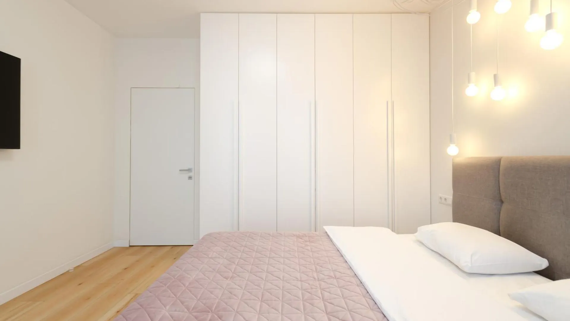 Petrovdom 129-179-191-131 In Rc Nivki Park Space Meets Comfort Kiev Apartamento